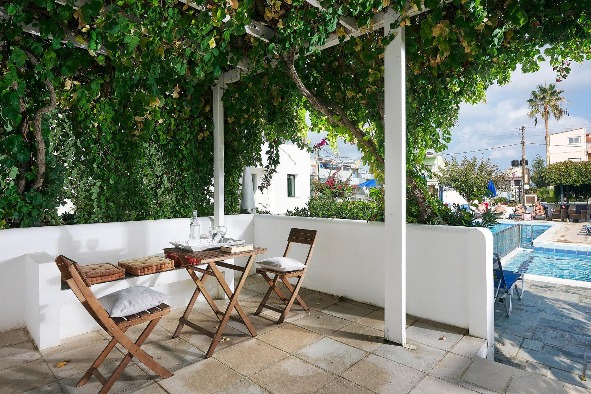 Eva Suites & Apartments Agia Marina  Phòng bức ảnh