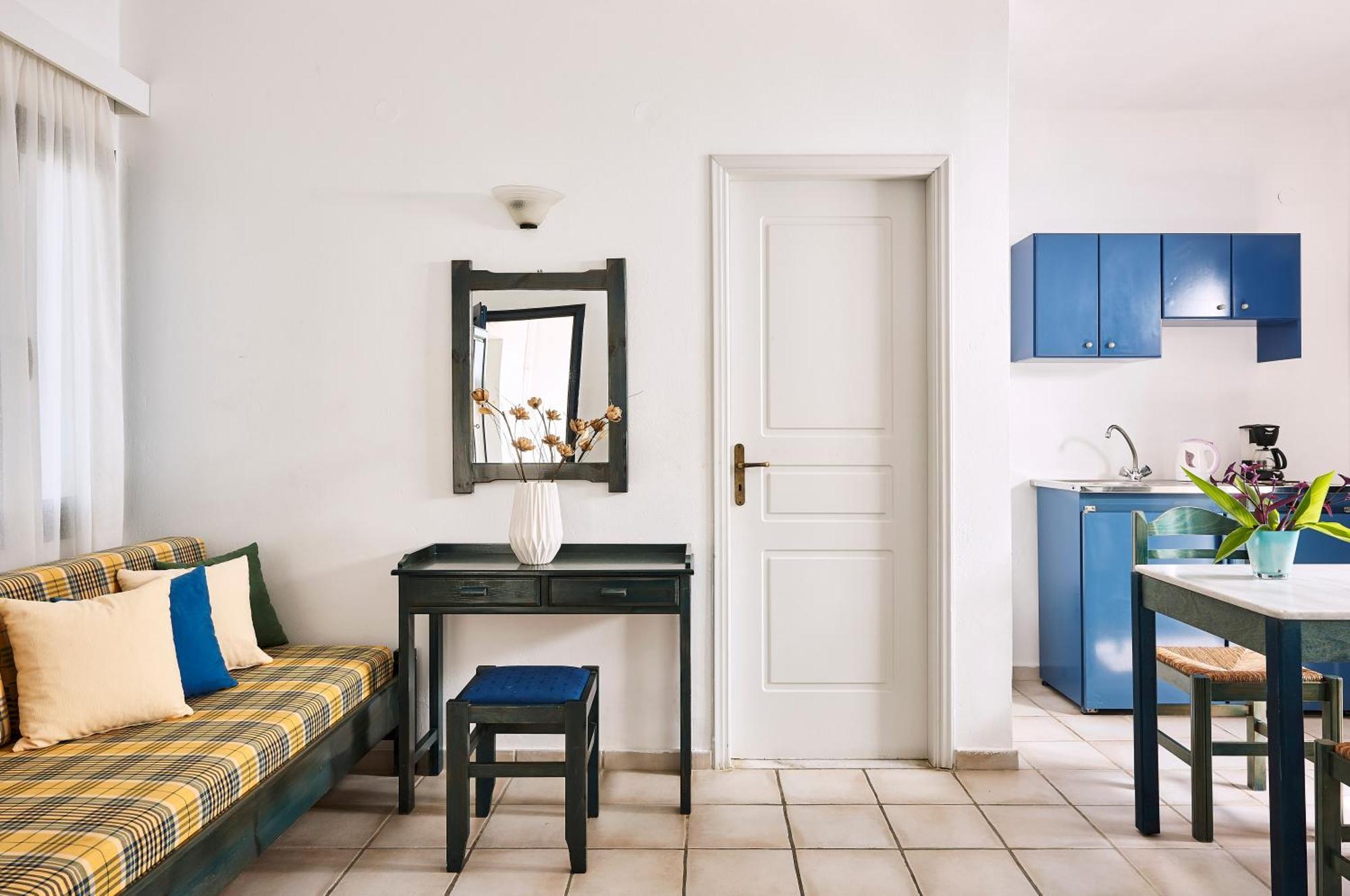 Eva Suites & Apartments Agia Marina  Phòng bức ảnh