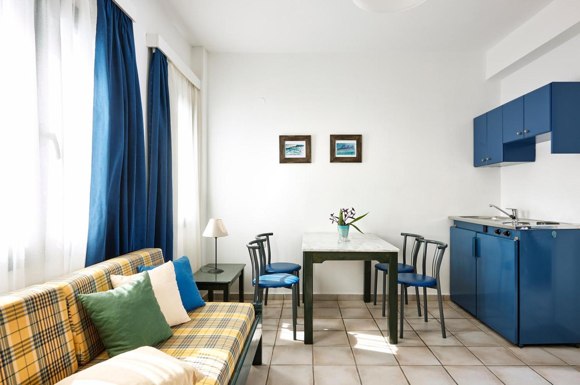 Eva Suites & Apartments Agia Marina  Phòng bức ảnh