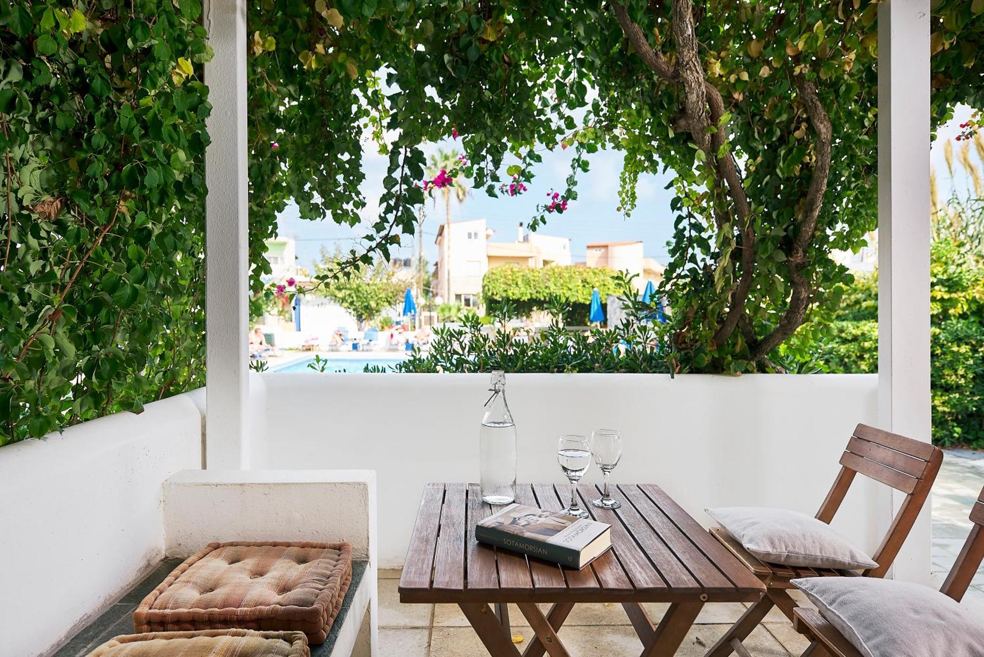 Eva Suites & Apartments Agia Marina  Phòng bức ảnh